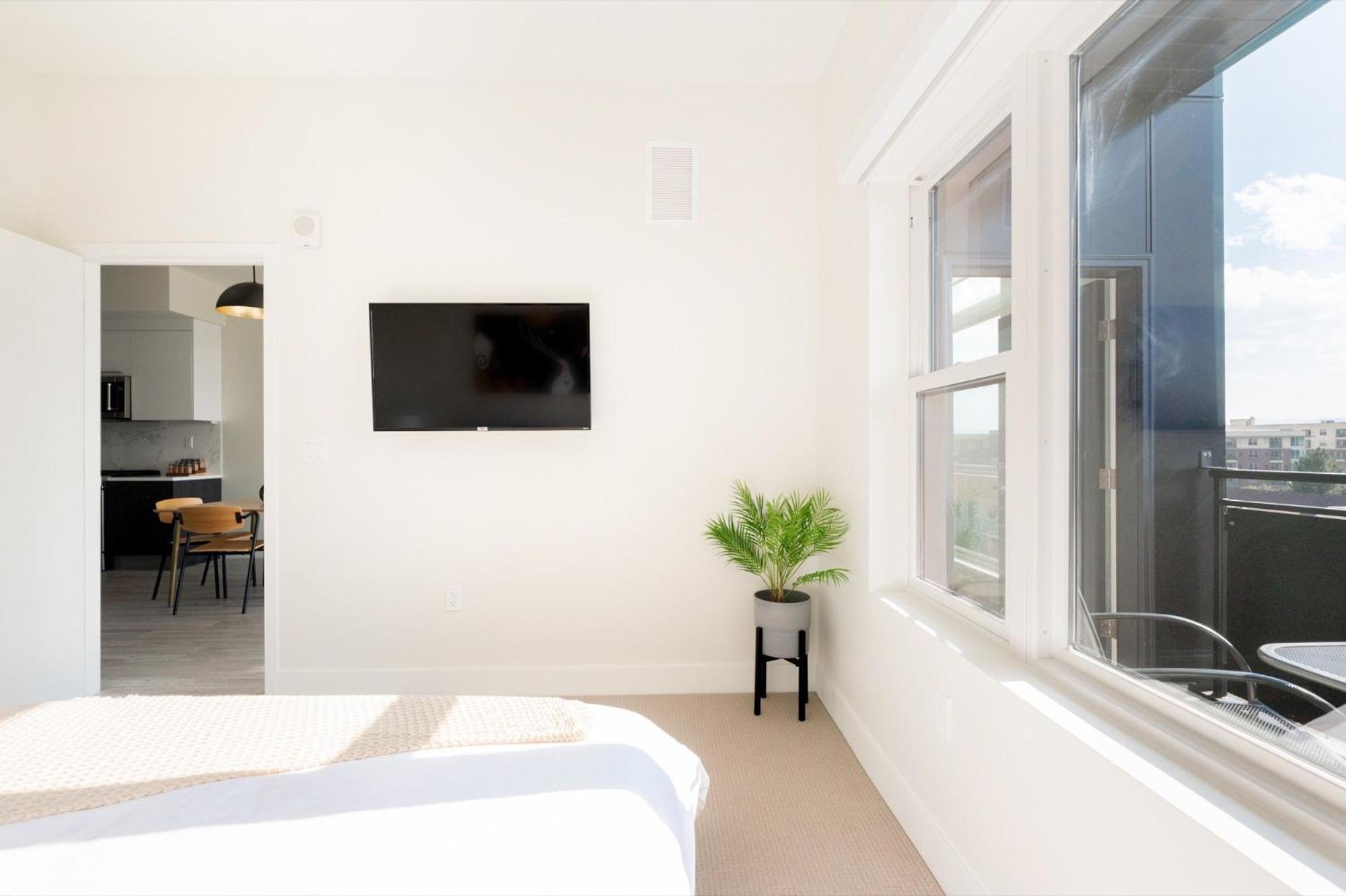 Views - Luxe Loft - Zuni Lofts * Denver